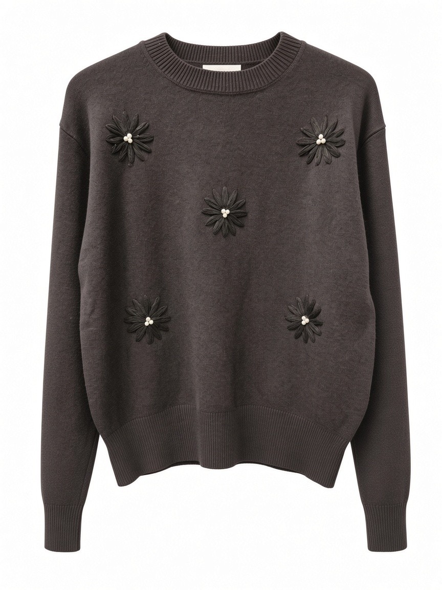 Dámsky pulóver s výšivkou kvietkov s perličkami COZY CHOCOLATE Tmavohnedá s.WEAR 3